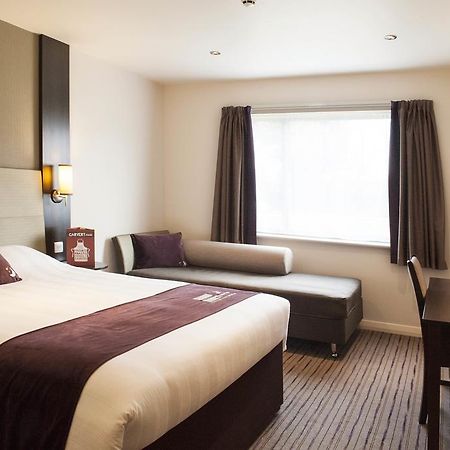 Premier Inn Falkirk - Larbert Bagian luar foto