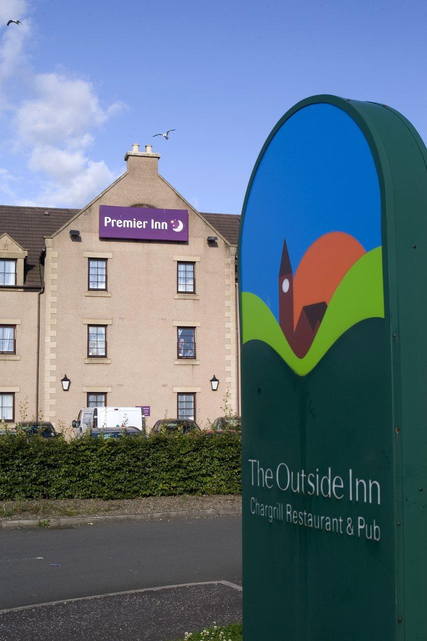 Premier Inn Falkirk - Larbert Bagian luar foto