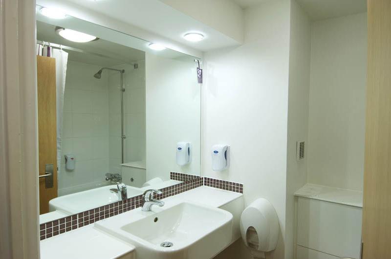 Premier Inn Falkirk - Larbert Bagian luar foto