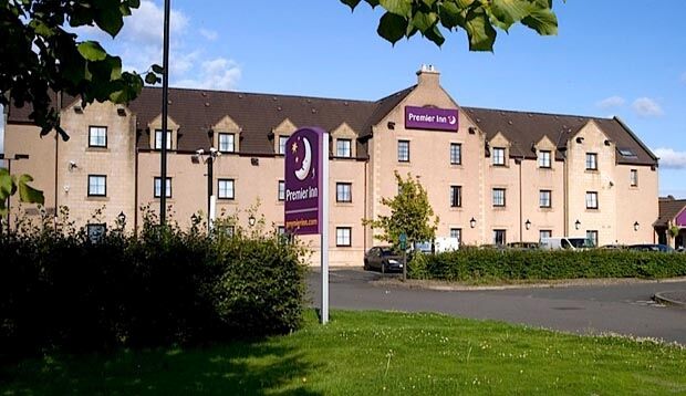 Premier Inn Falkirk - Larbert Bagian luar foto